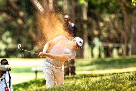 Catlin and Mostert share lead at Kenya Open at 7 under
